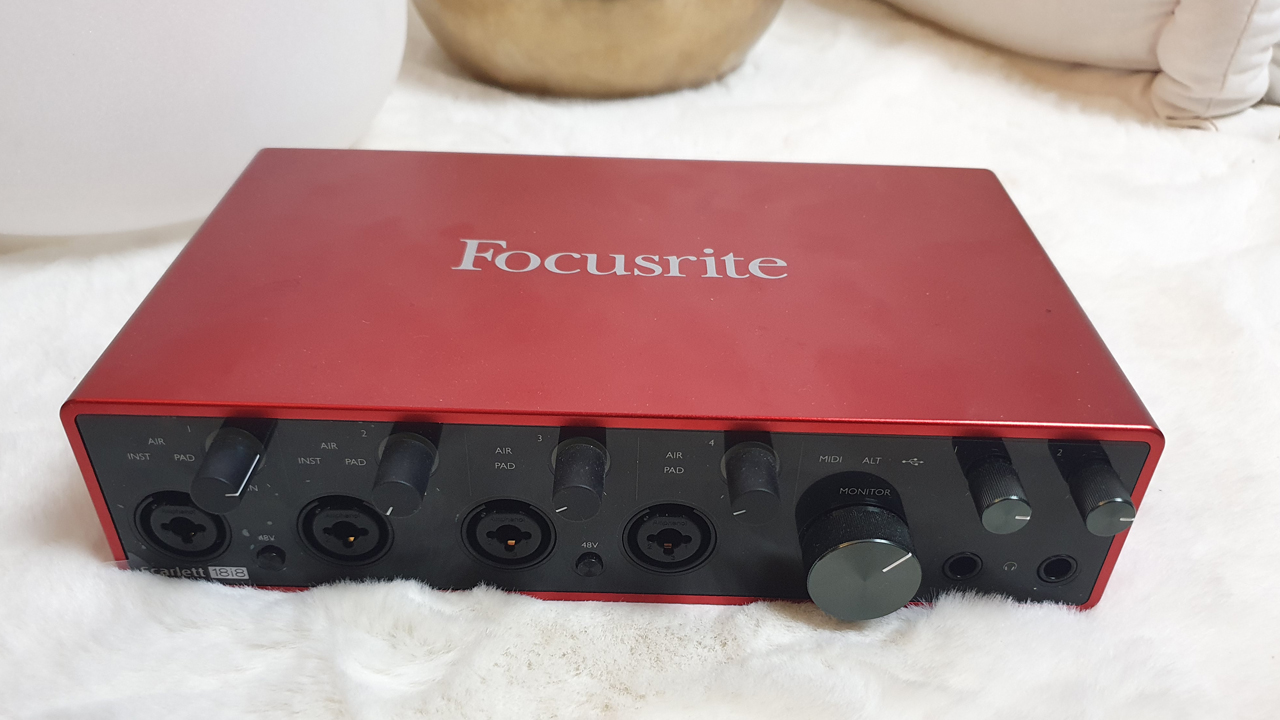 Scarlett 18i8 3rd Gen Focusrite.